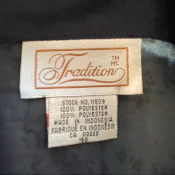 Tradition Vintage Navy Two Piece Blouse Set.Size Large-button up-Cami attached. - Picture 10 of 10